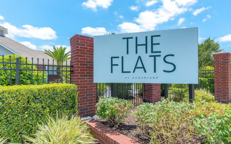 The Flats at Sugarland Signage
